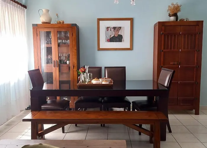 Located Between The Metro And Plaza Metropoli Apartment