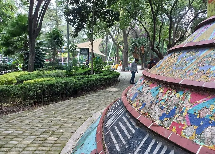 Located Between The Metro And Plaza Metropoli Mexico City