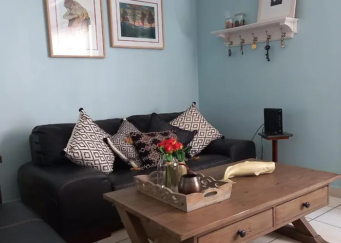 Located Between The Metro And Plaza Metropoli Apartment *