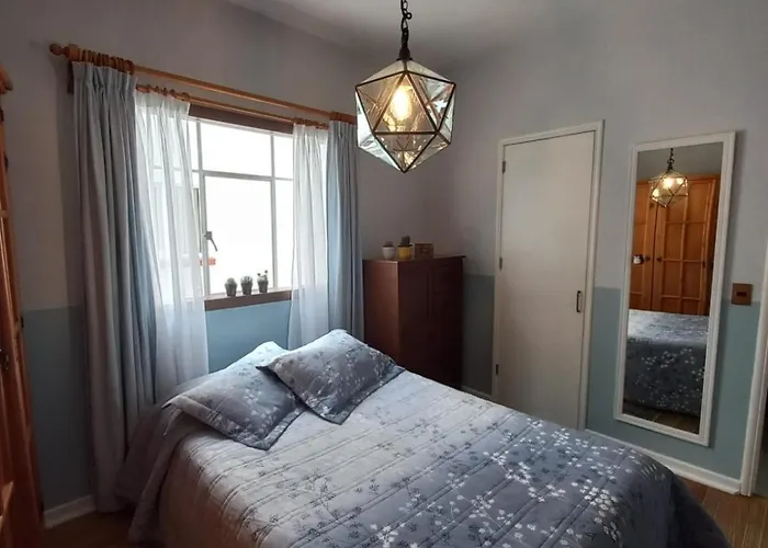 Located Between The Metro And Plaza Metropoli Apartment
