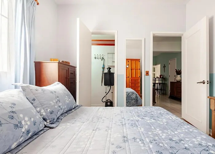 Located Between The Metro And Plaza Metropoli Apartment *