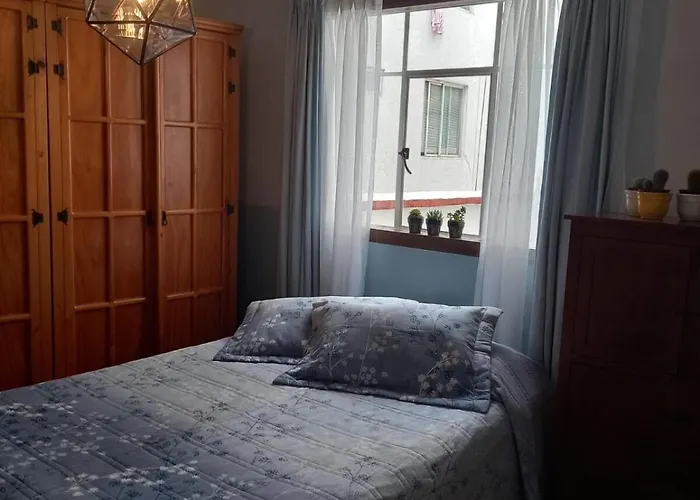 Located Between The Metro And Plaza Metropoli Apartment